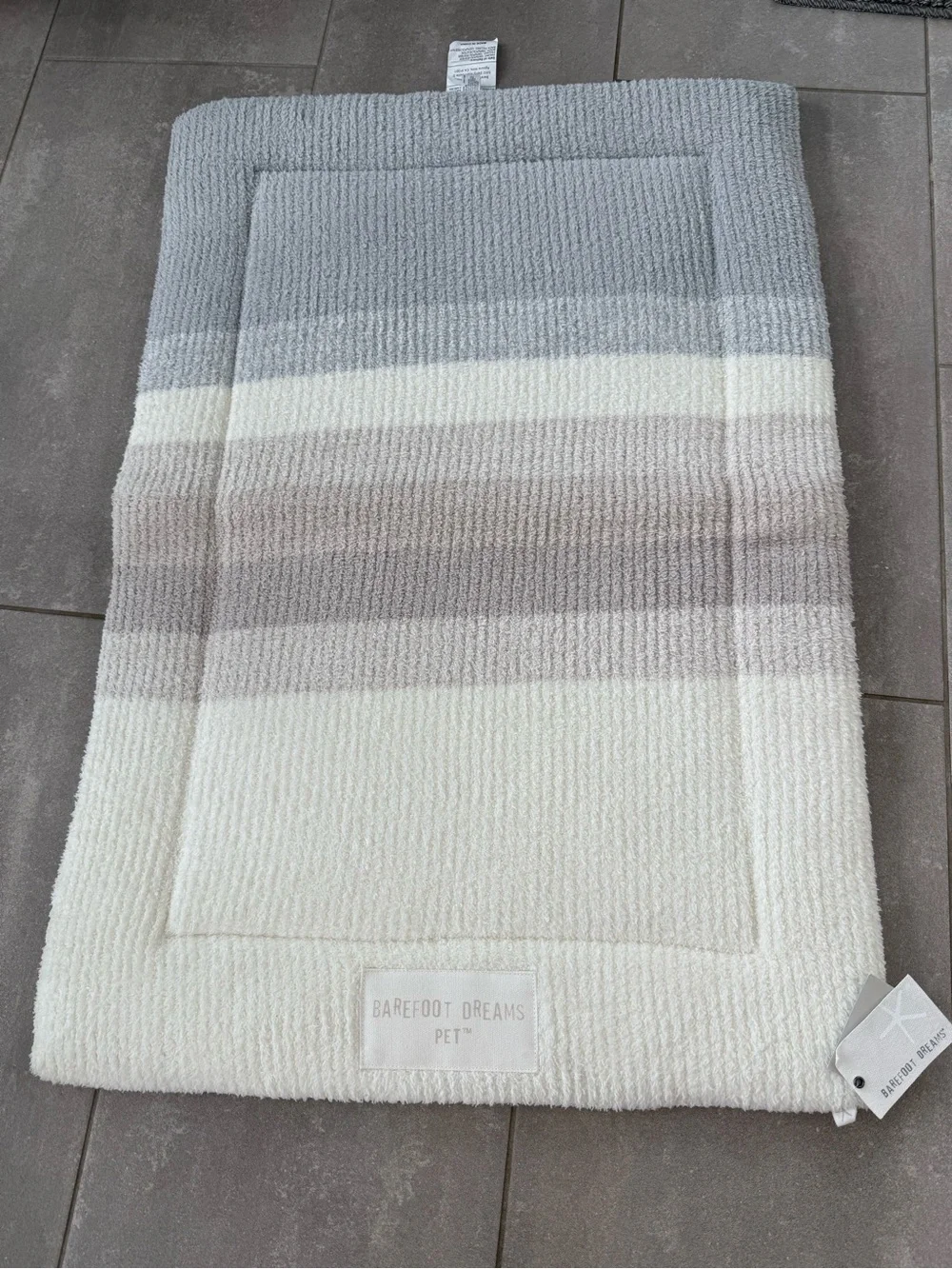 Barefoot Dreams nwt ships